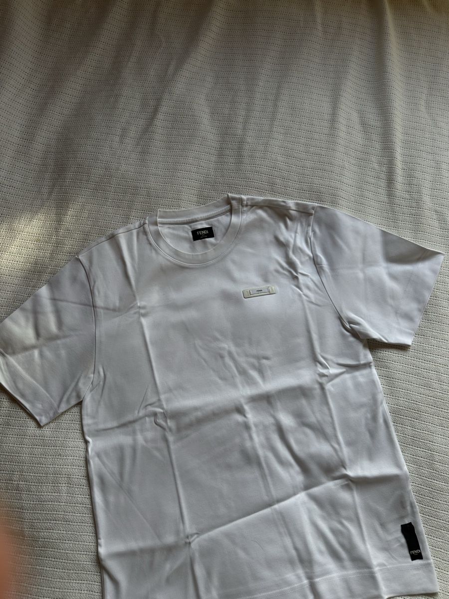 Fendi T-shirts: Fendi T-Shirt – D'occasion à Vaduz par whitepalmtree 1