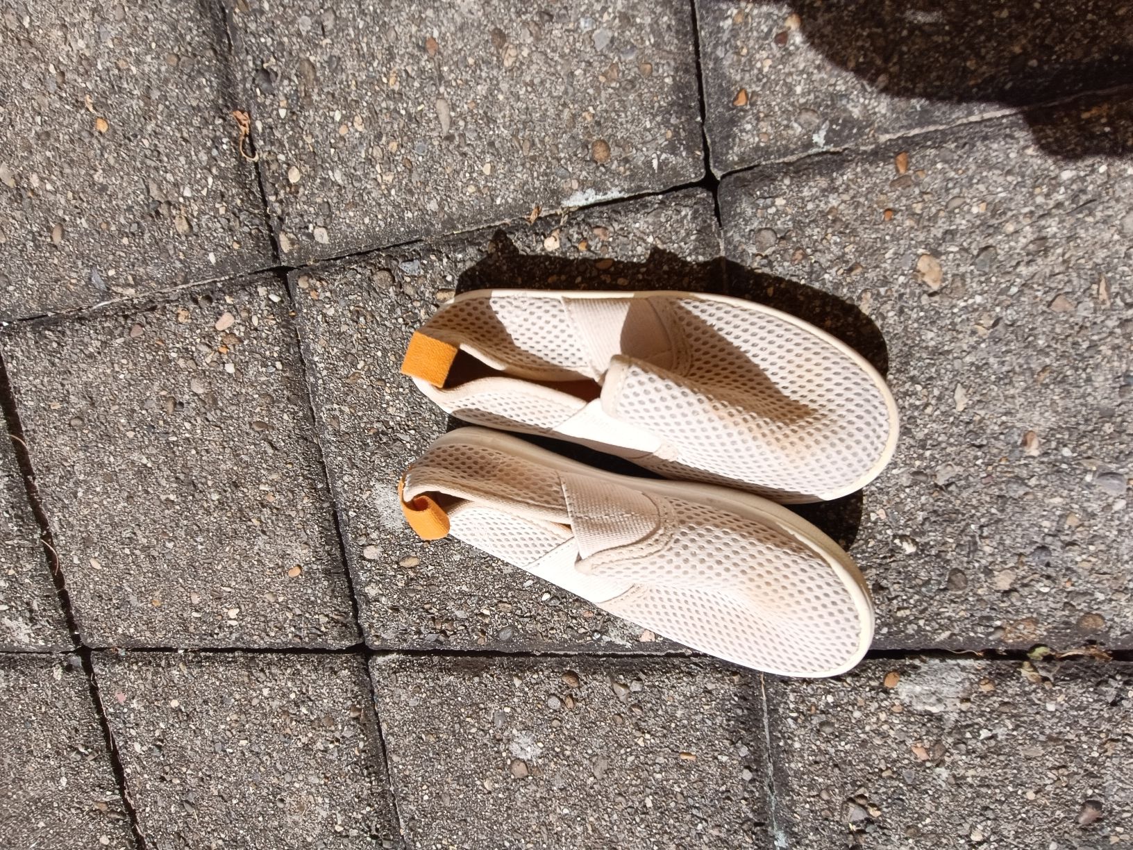 H&M Schuhe für Jungen: Leichte Kinder Sommerschuhe, Grösse 26 / US 9 – Gebraucht aus Berikon von mezzze 2