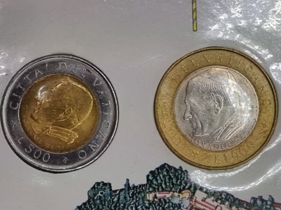Toutes les monnaies: Vatican 500 + 1000 Lire 2001 – Neuf avec emballage d'origine à Bure par chap981 2
