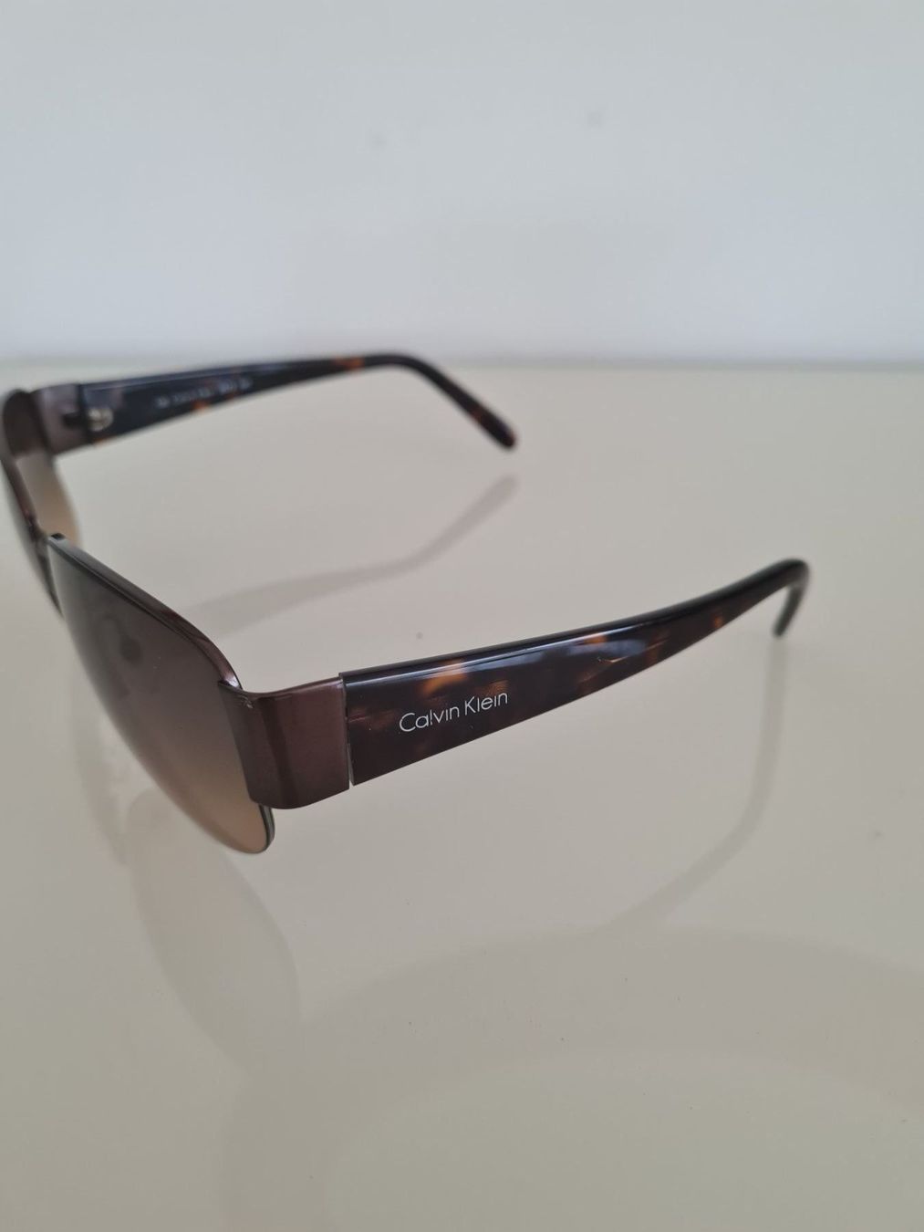 Calvin Klein Brillen & Gläser: DAMEN SONNENBRILLE CALVIN KLEIN – Gebraucht aus Steg im Tösstal von goldlionfree 2