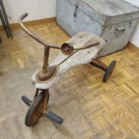 Altes Dreirad mit Holz Vintage Retro Shabby Chic Deko