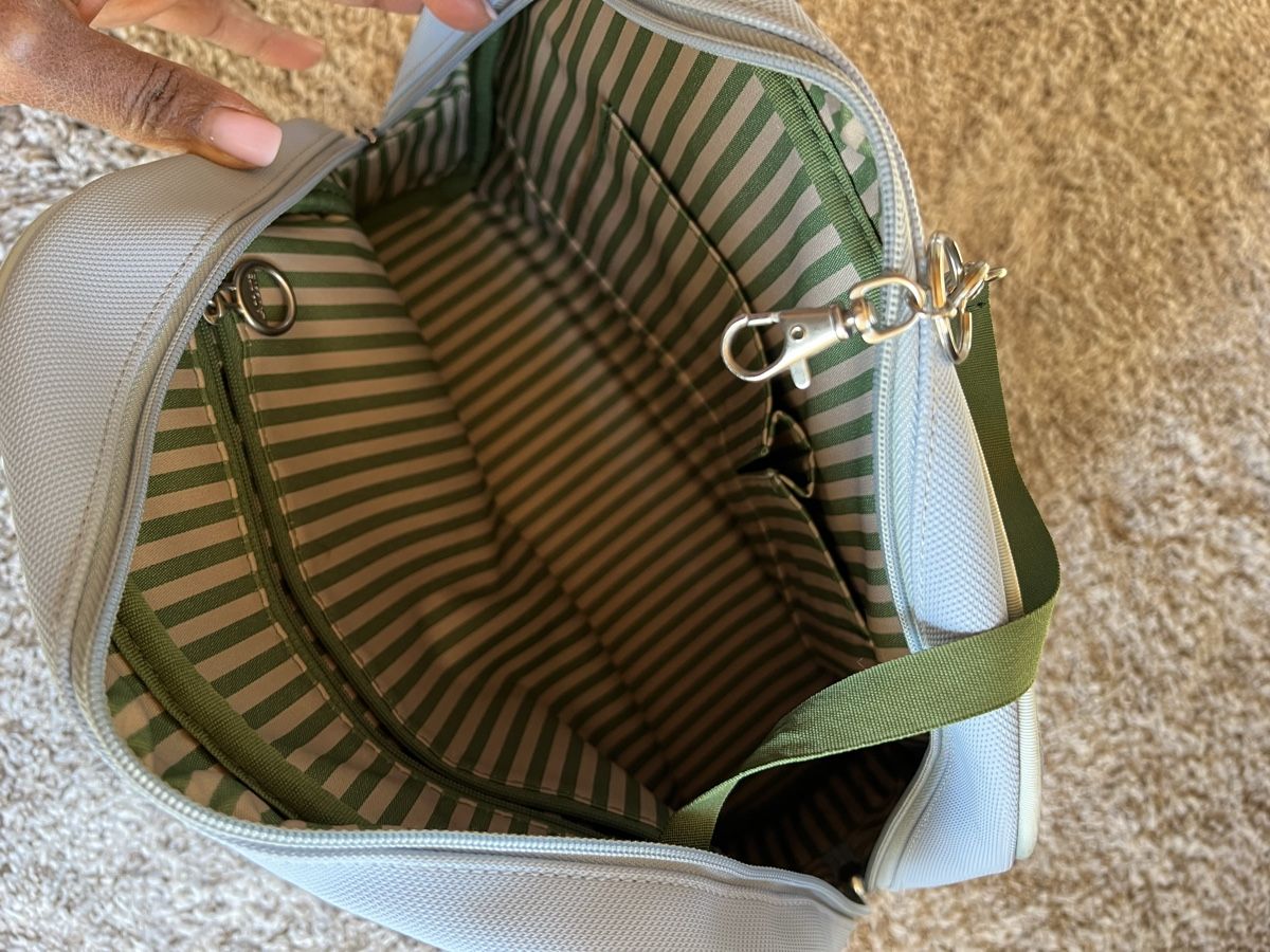Lacoste Sacs femmes: Sac Lacoste – D'occasion à savièse par karukeragwada