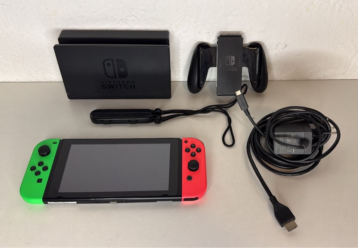 Nintendo Console: Nintendo Switch Console - UNPATCHED 🎮 – Usato da Ehrendingen venduto da bubulence