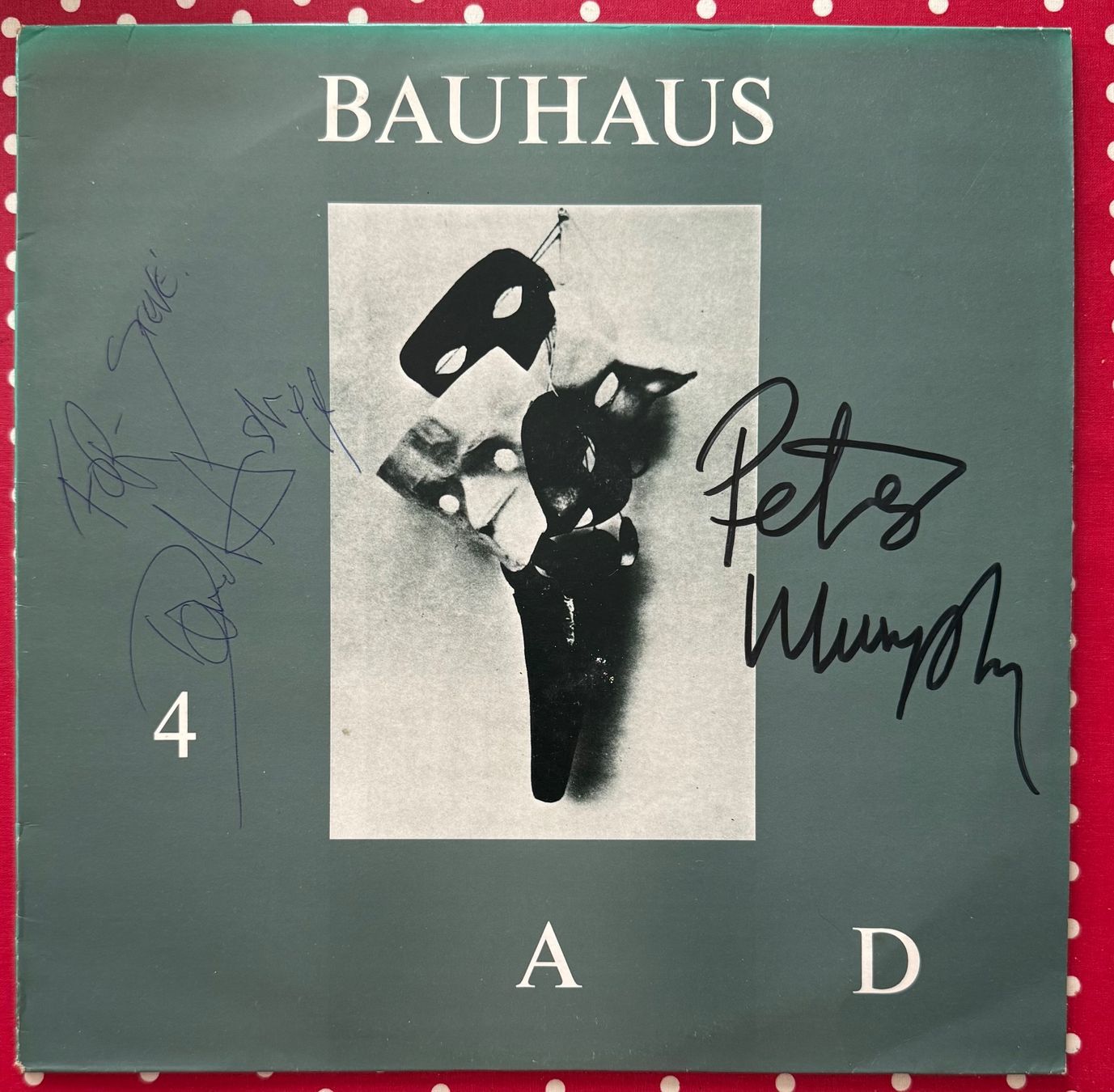 Autografi: LP Bauhaus con autografi – Usato da Breganzona venduto da mas_tv72
