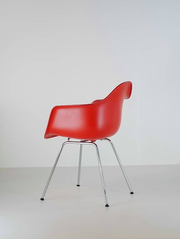 Vitra Stühle: Eames Armchair DAR in Rot  Original Vitra – Gebraucht aus Beromünster von VSNC 3