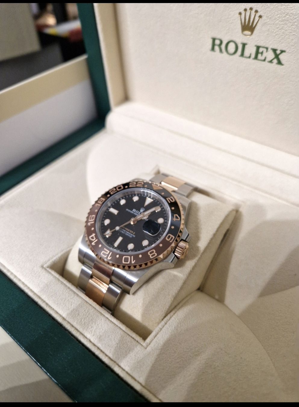 Rolex Orologi: Rolex GMT-Master 2 Rootbeer 2021 ungetragen – Nuovo e nell'imballaggio originale da Zizers venduto da Ritsch-Motors