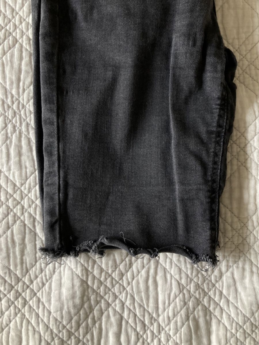Jeans: Short en jeans noir, taille 36 – Gebraucht aus Lausanne von shabnam.t 2