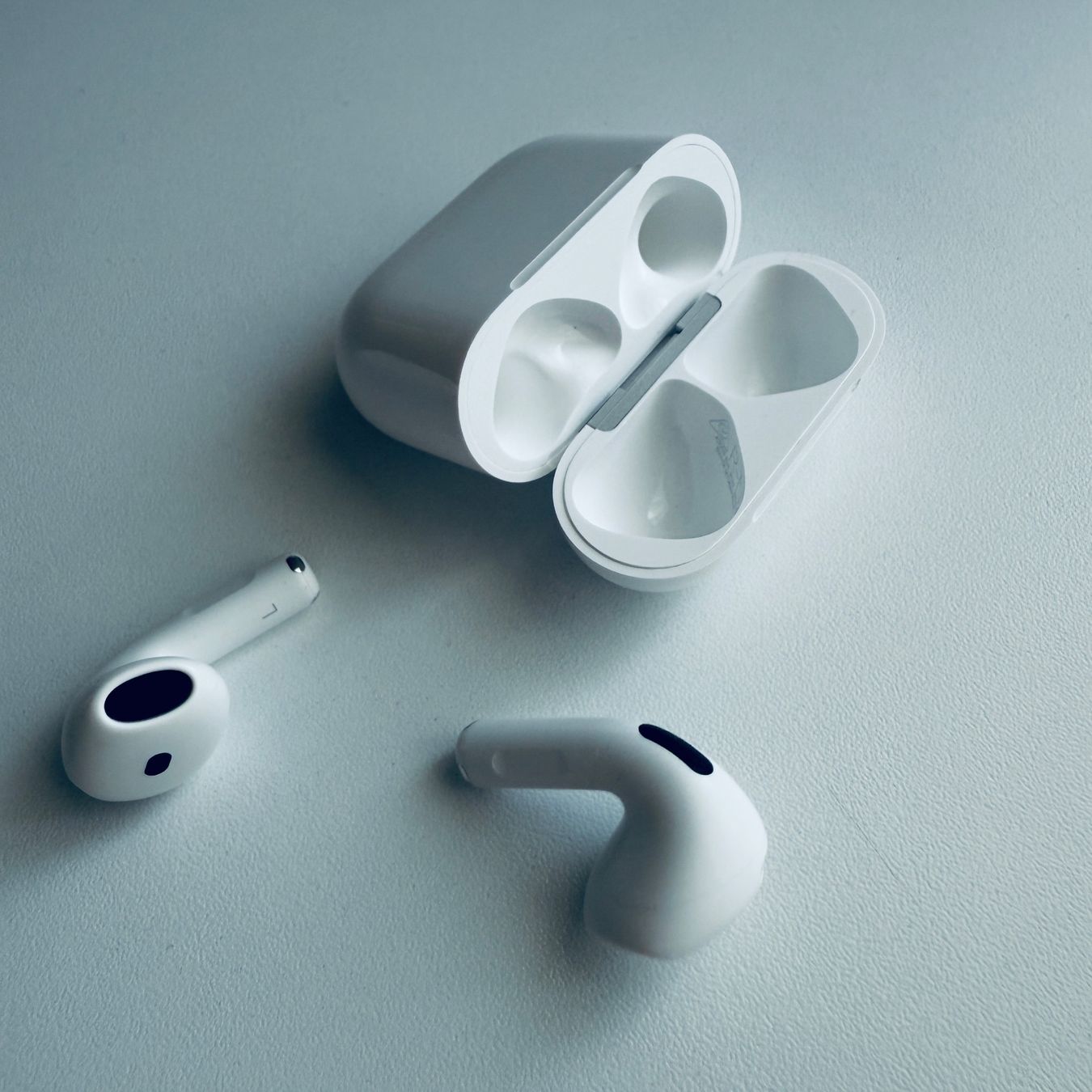 Apple Kopfhörer: Original Apple AirPods 4 mit ANC, USB-C MagSafe Ladecase – Neu (gemäss Beschreibung) aus Basel von MY.AIRPODS.SHOP 4