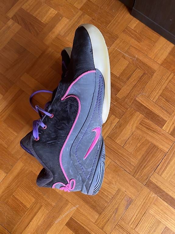 Scarpe da uomo: Scarpe da basket LEBRON 22 numero 46 1/2  – Usato da Origlio venduto da Elicius 2