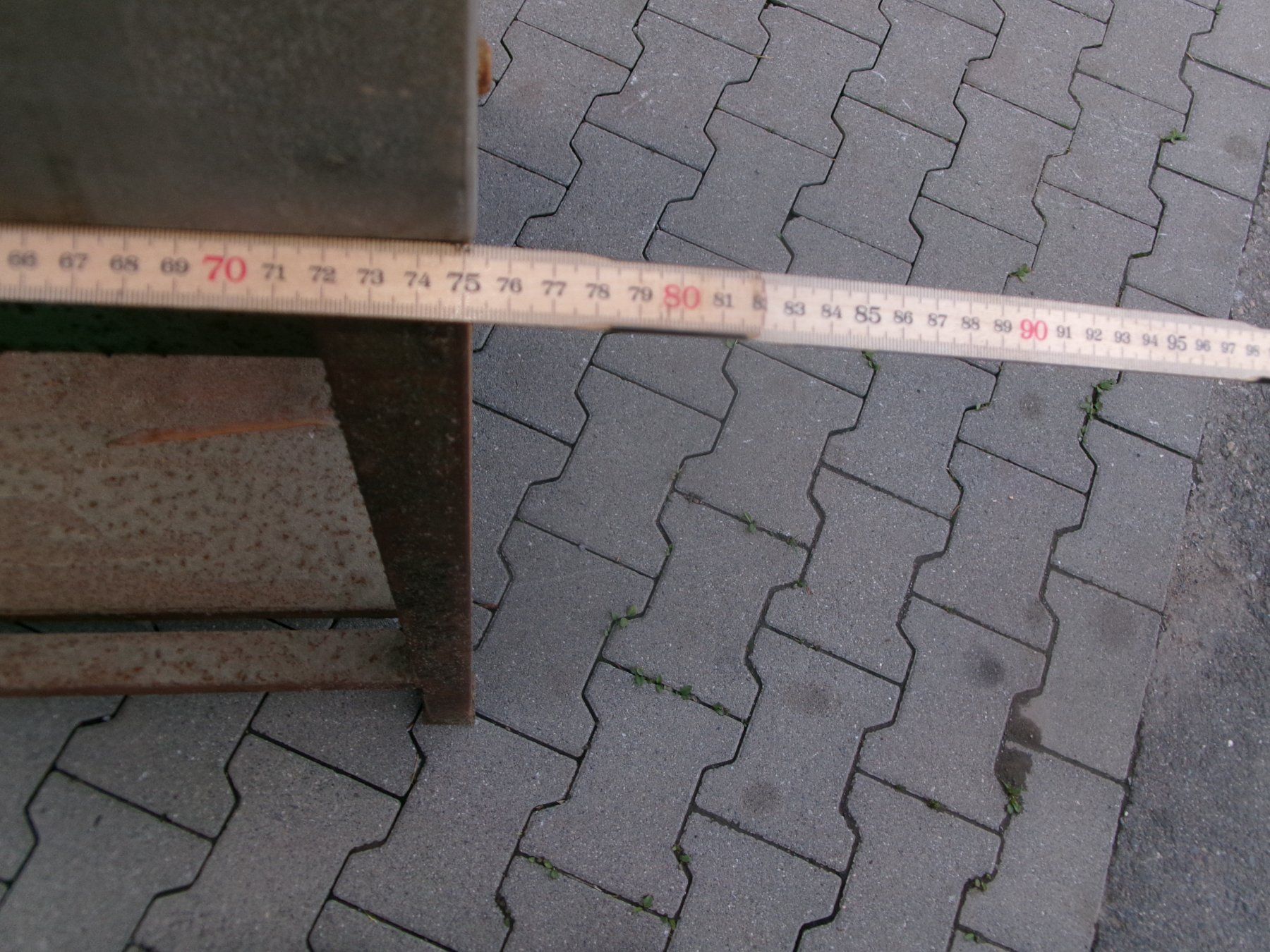Banchi da lavoro: Metallgestell / Tisch / – Usato da Eschenbach SG venduto da GM-29 3