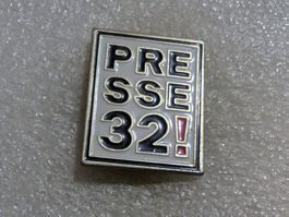 Ansteckpin 202: Presse 32