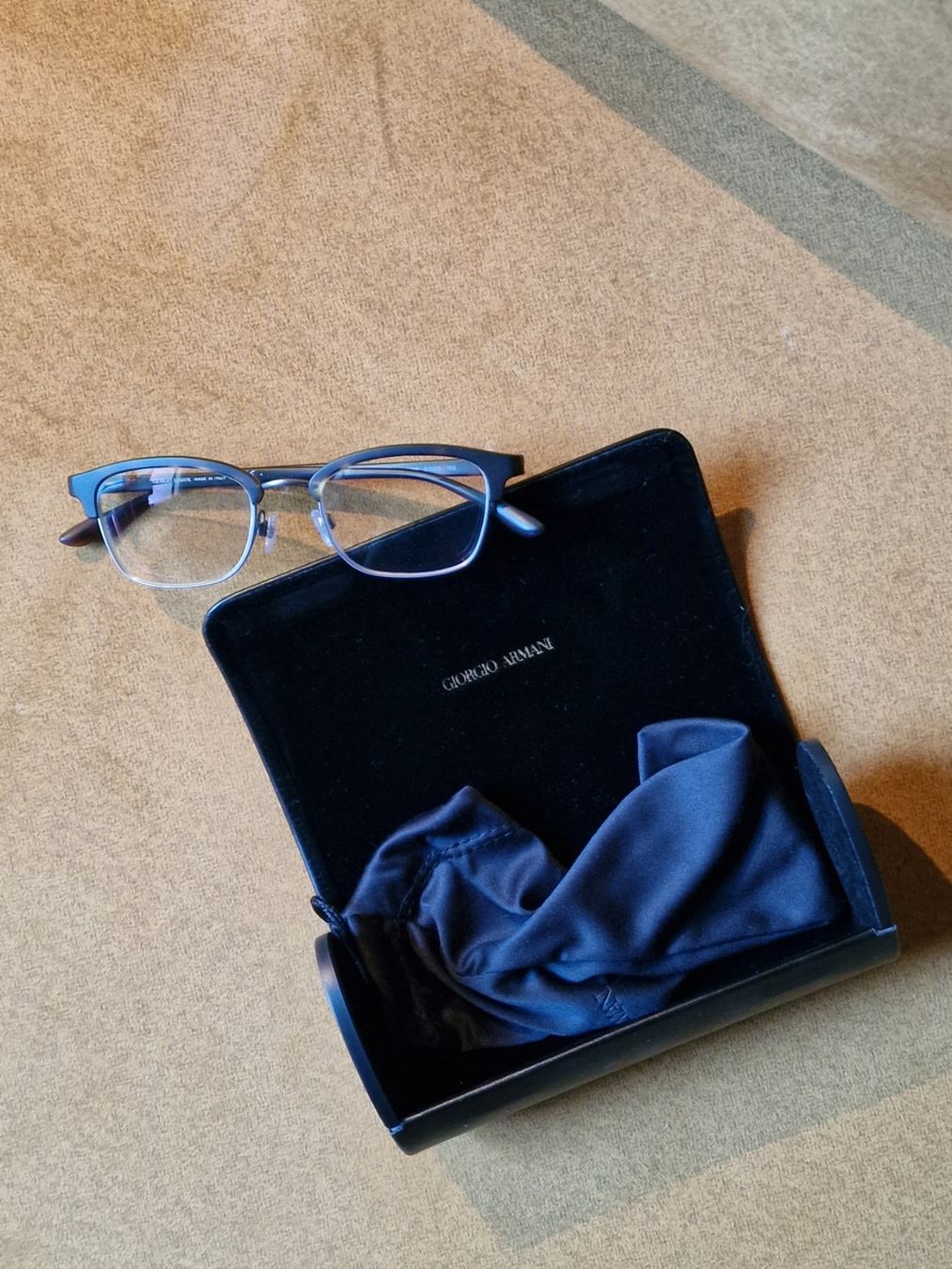 Armani Occhiali & Lenti: Giorgio Armani Brille mit Etui – Usato da Zürich venduto da tsu_76bc 8