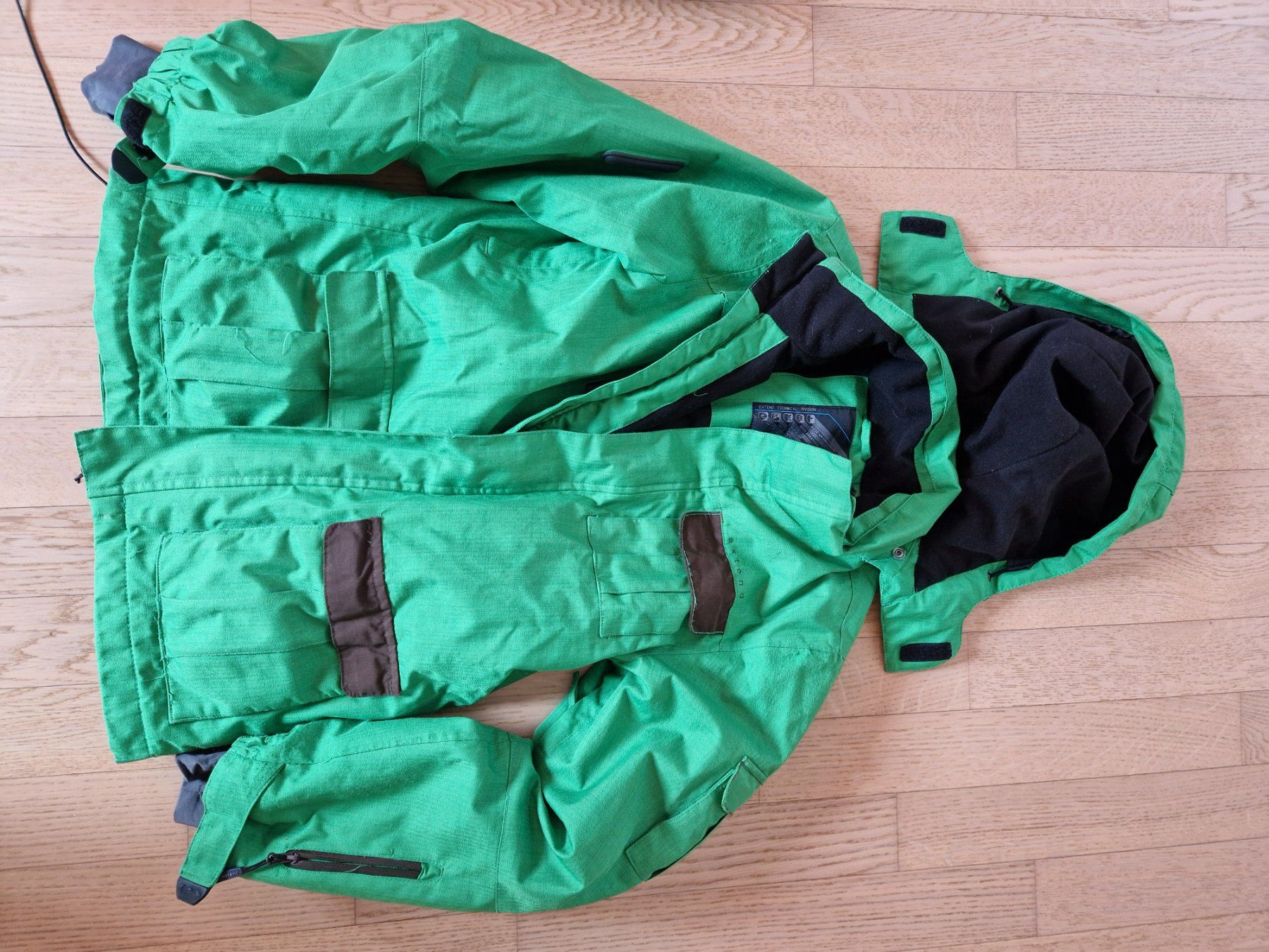 Jacken: Winterjacke, grün, Grösse 152, gem. Abb. – Gebraucht aus Niederwil SG von kaseopeia 1