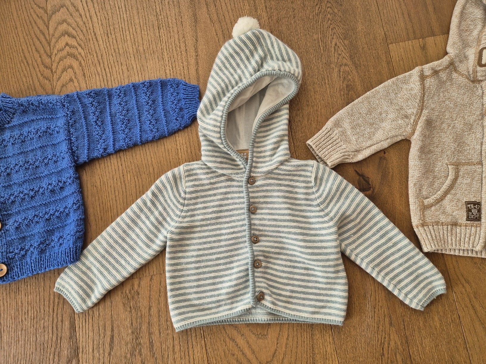 Lots de vêtements: Kleiderpaket Strickjacken Grösse 68 – D'occasion à Kollbrunn par guernsey11 2