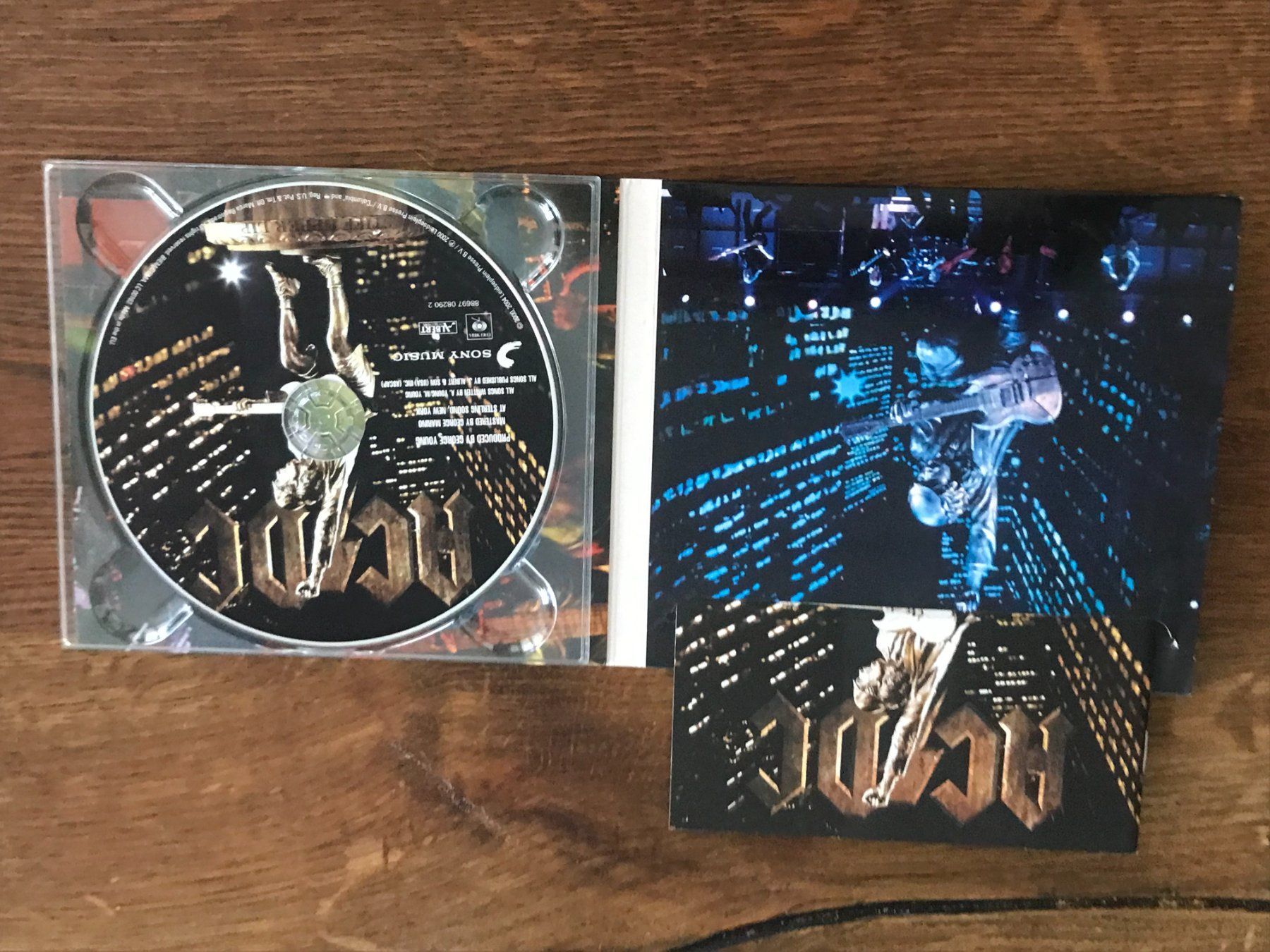 CD: AC/DC - Stiff Upper Lip - CD – Usato da Buchs AG venduto da Archie 1