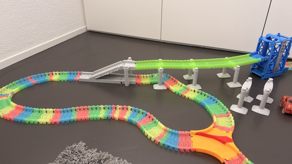 Giocattoli: Glow Track GROSS – Usato da Alchenflüh venduto da LarFyn 3