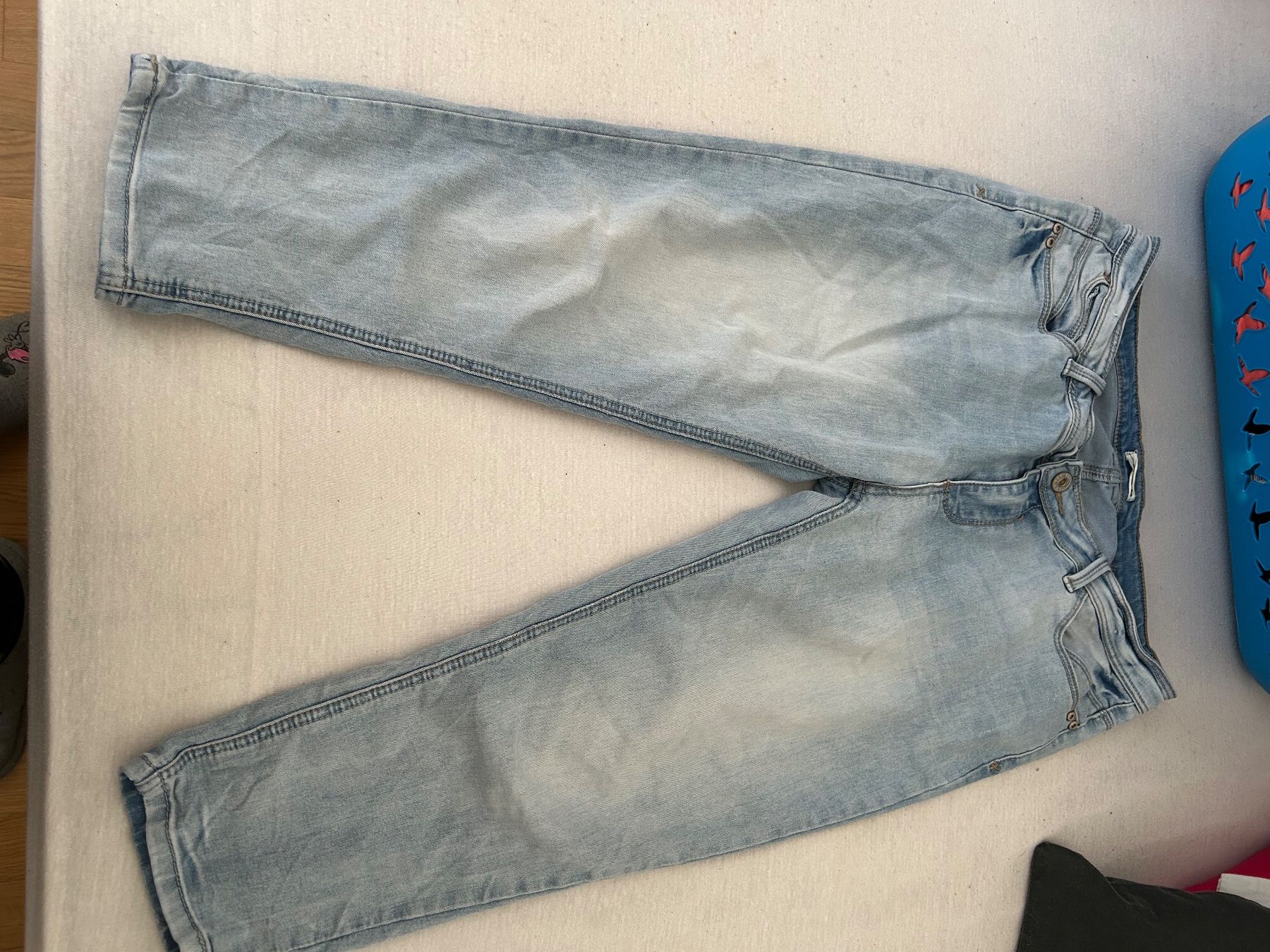 Pantaloni: Pantalon 3/4 taille 40 – Usato da Reconvilier venduto da Panda90