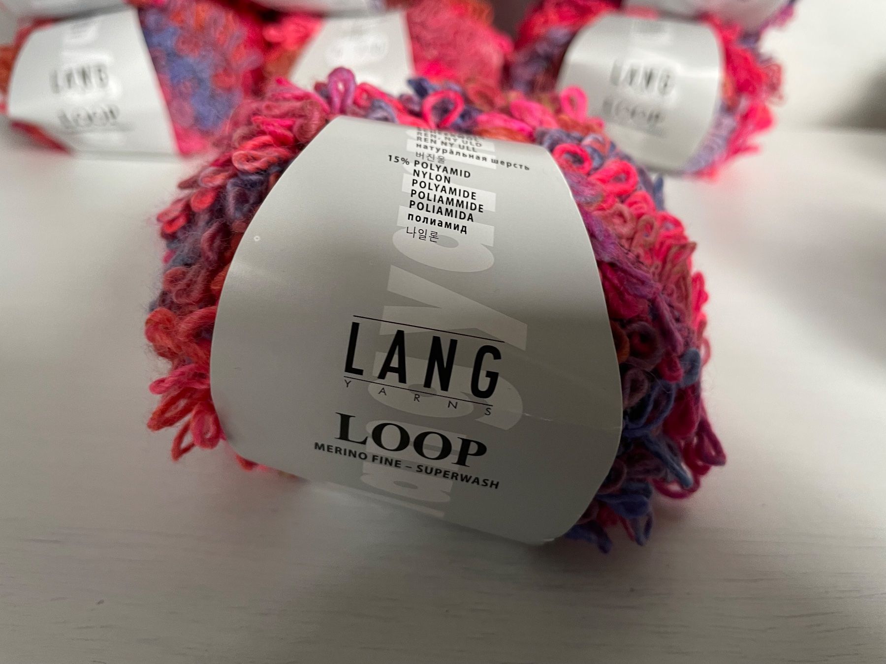 Wolle: 9 Knäuel Lang Loop – Neu und originalverpackt aus Büsserach von bor_s88m