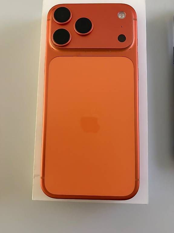 Telefoni cellulari / Smartphones: iPhone 17 Pro Max 512GB – Usato da Stansstad venduto da Martman19 2
