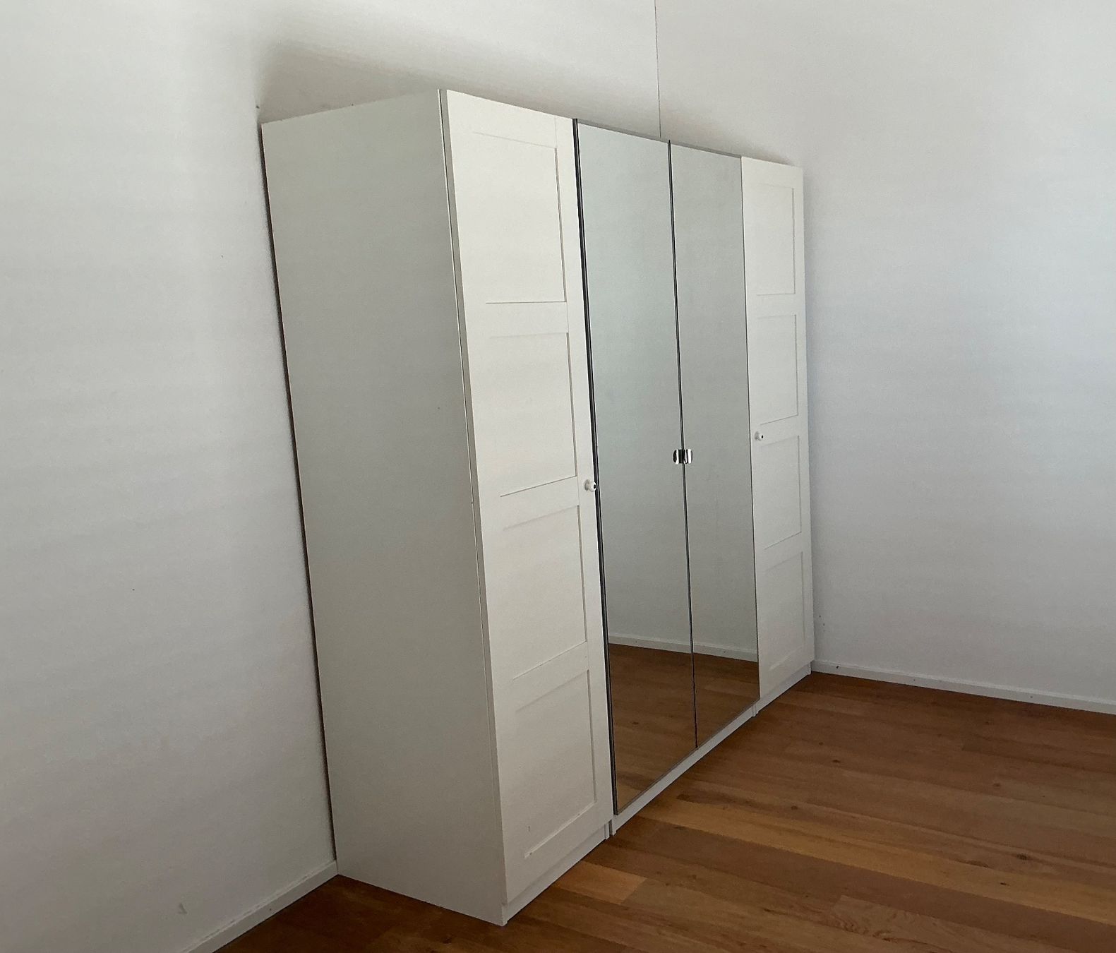 Armadi: Kleiderschrank weiss – Usato da Muhen venduto da inf_n255
