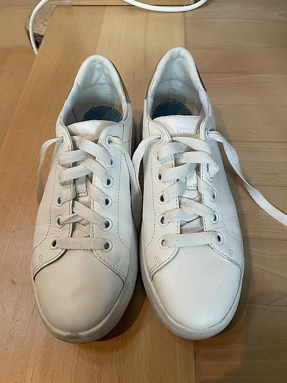 Scarpe da donna: GEOX Sneaker weiss Grösse 40 – Usato da Winterthur venduto da Xavira 1
