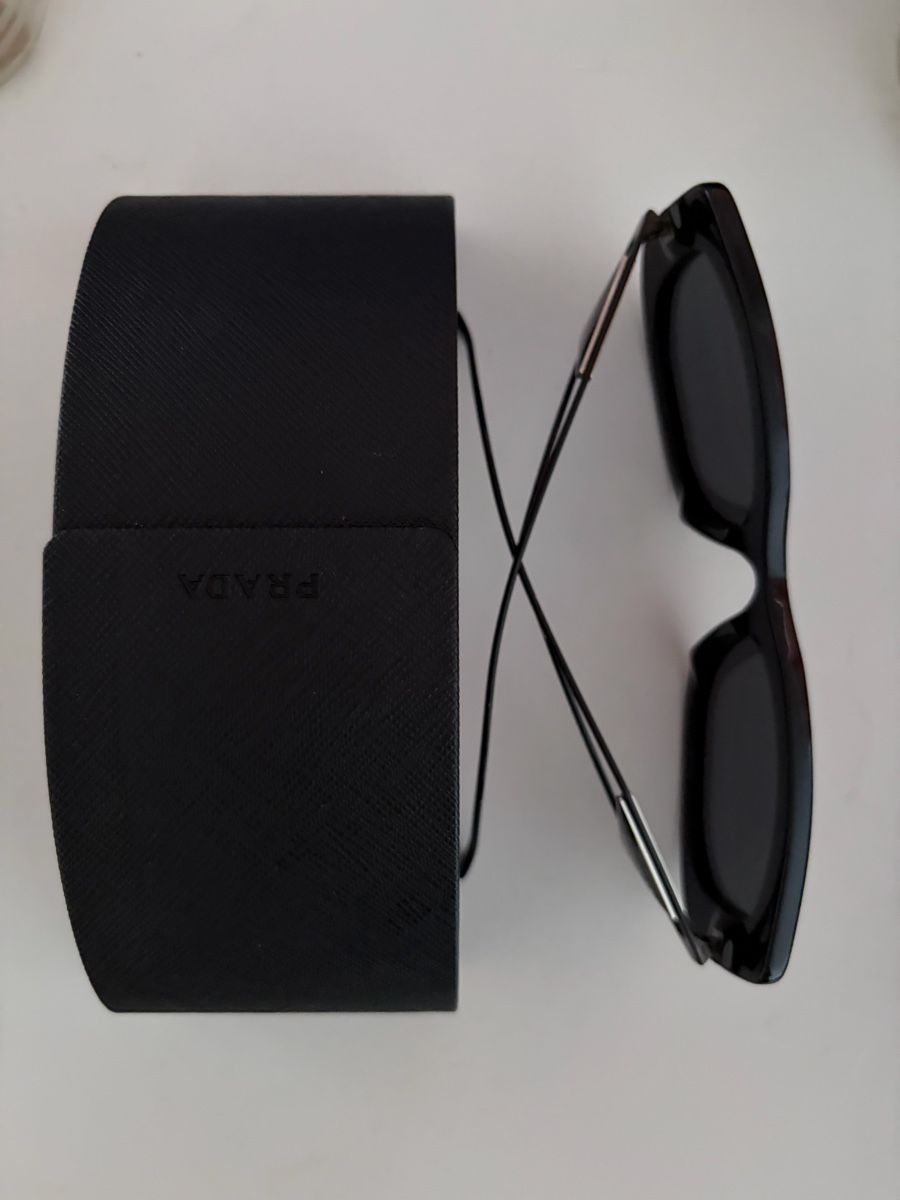 Prada Lunettes & Verres: Prada Sunglasses  – D'occasion à Aarburg par roc_9n2c 1