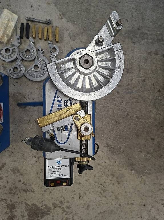 Tutte le macchine: Biegemaschine elektrisch – Usato da Ebikon venduto da Fish3 4