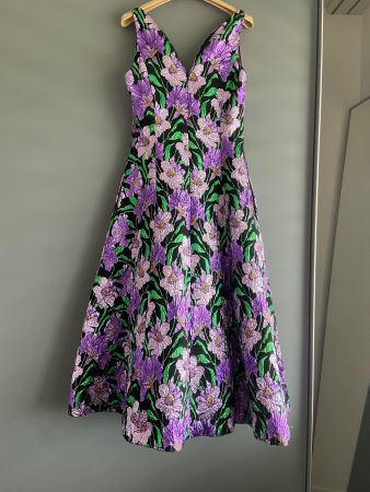 Carolina Herrera Abendkleid Gr. 4, Lila Blumenmuster, Neu!