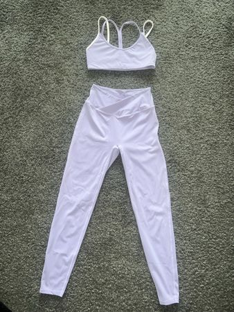 Musera Sport Set, Lila, Grösse S, Top Zustand für Sport!