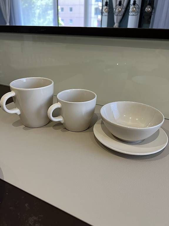 Set di piatti: IKEA Geschirr 64teilig – Usato da Luzern venduto da ald_db9d 4