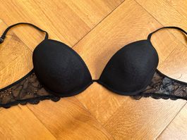 Wunderschöner schwarzer BH mit Spitze von Calvin Klein, 75C