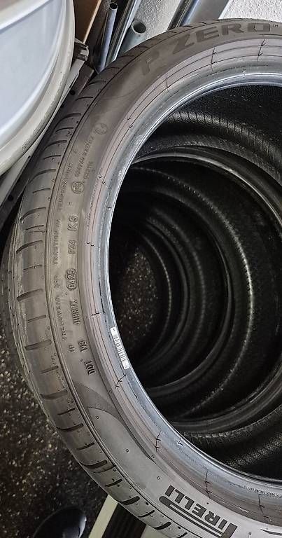 Pneus & Kompletträder: 225/40 r18 – Gebraucht aus Maggia von Gen88