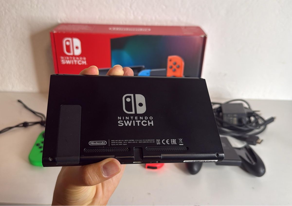 Nintendo Console: Nintendo Switch Console Red Green - Good Condition 🎮 – Usato da Ehrendingen venduto da bubulence 1