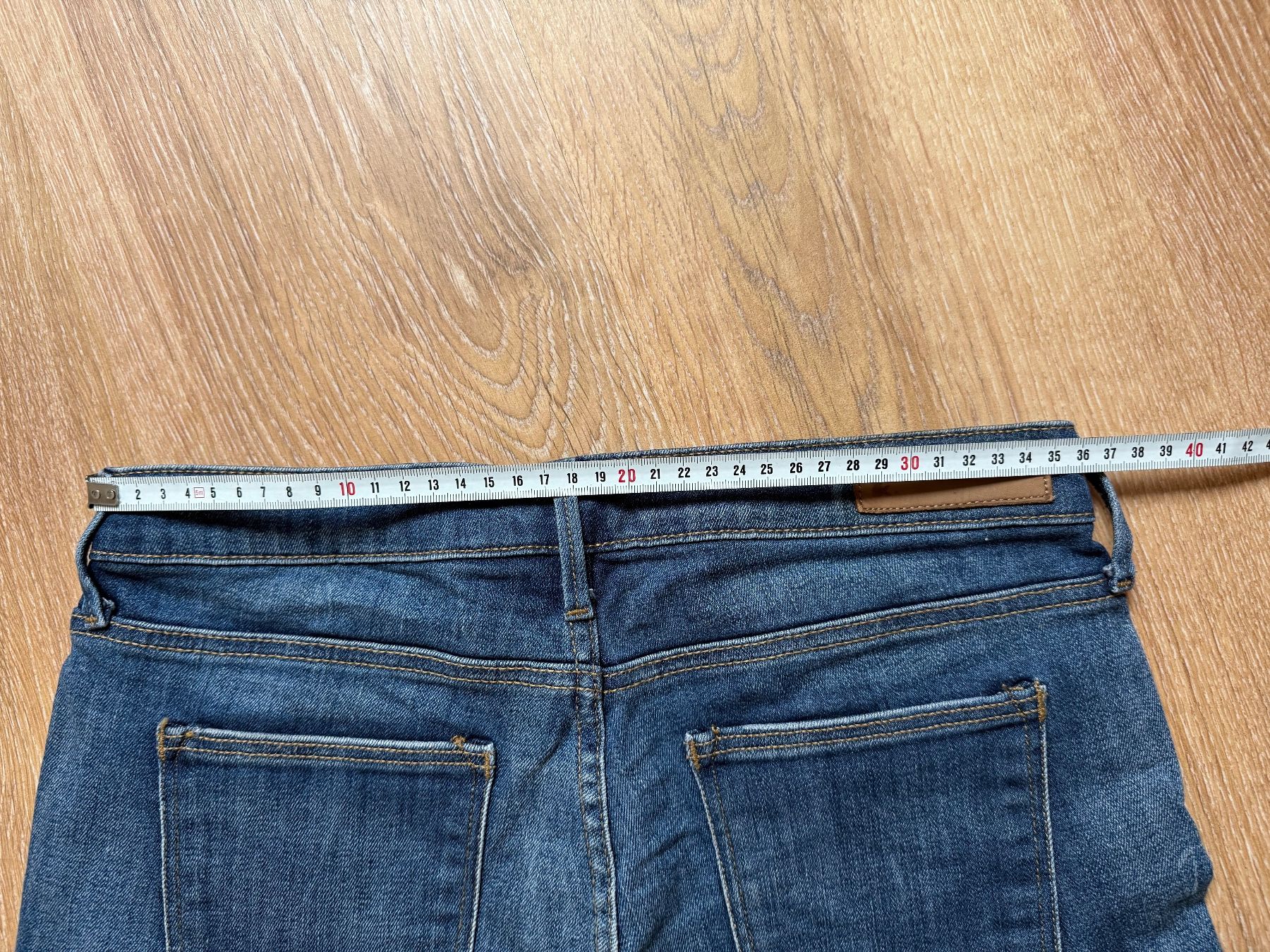 H&M Jeans: Mini short jeans H&M, t.34/XS – Gebraucht aus Tavannes von Thriftshop 4