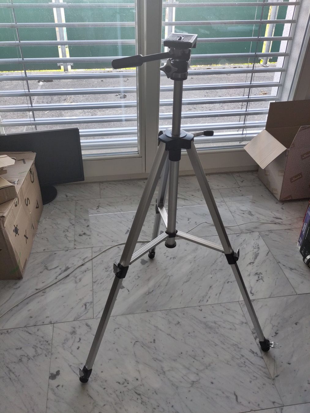 Treppiedi & Teste: Stativ Kamera Aluminium silber gebraucht – Usato da Horgen venduto da rdegroot