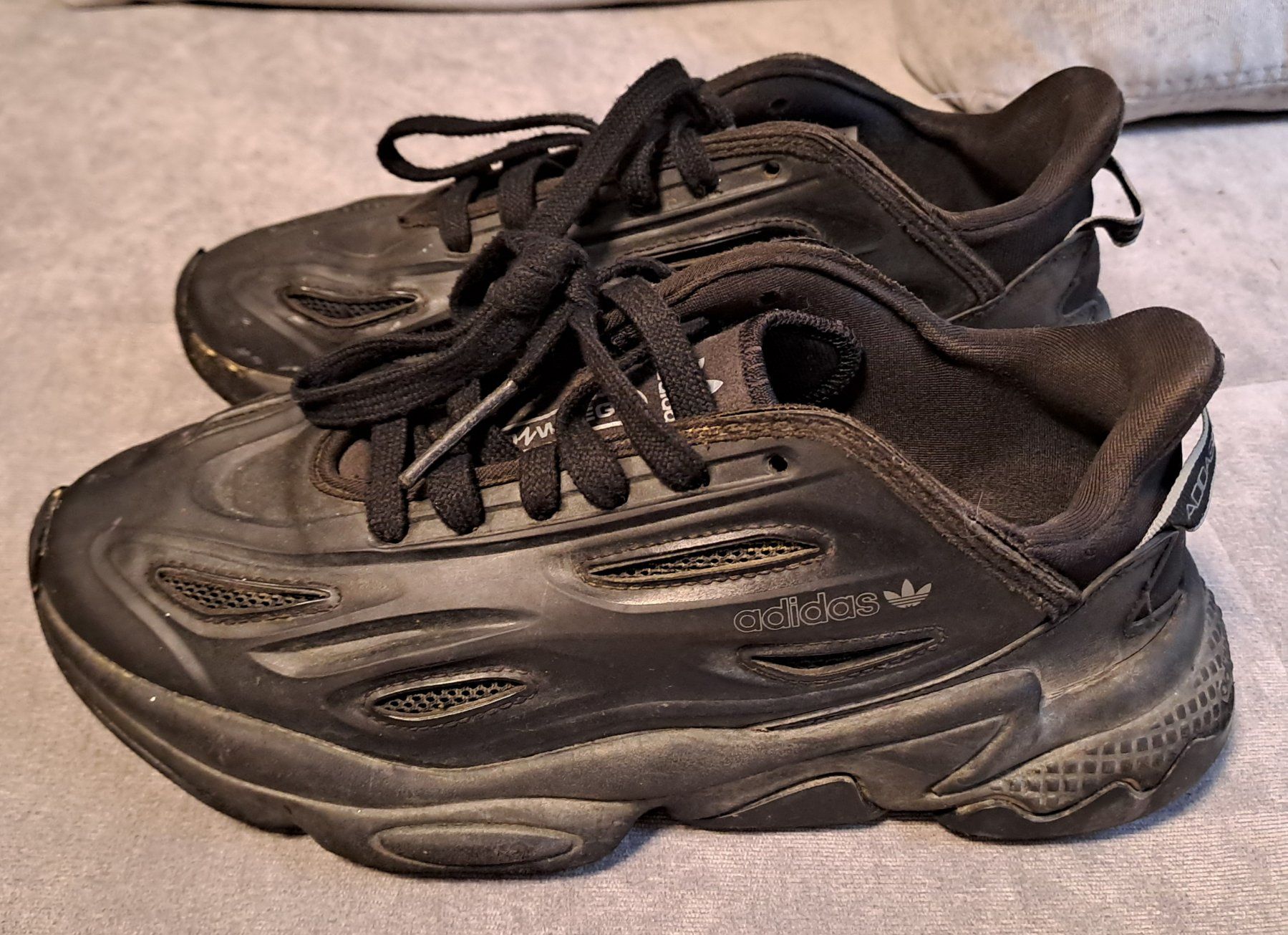 Adidas Herrenschuhe: Freizeit-Turnschuh_Adidas_Gr.37 1/3_schwarz – Gebraucht aus Niederweningen von schlossgeist8158