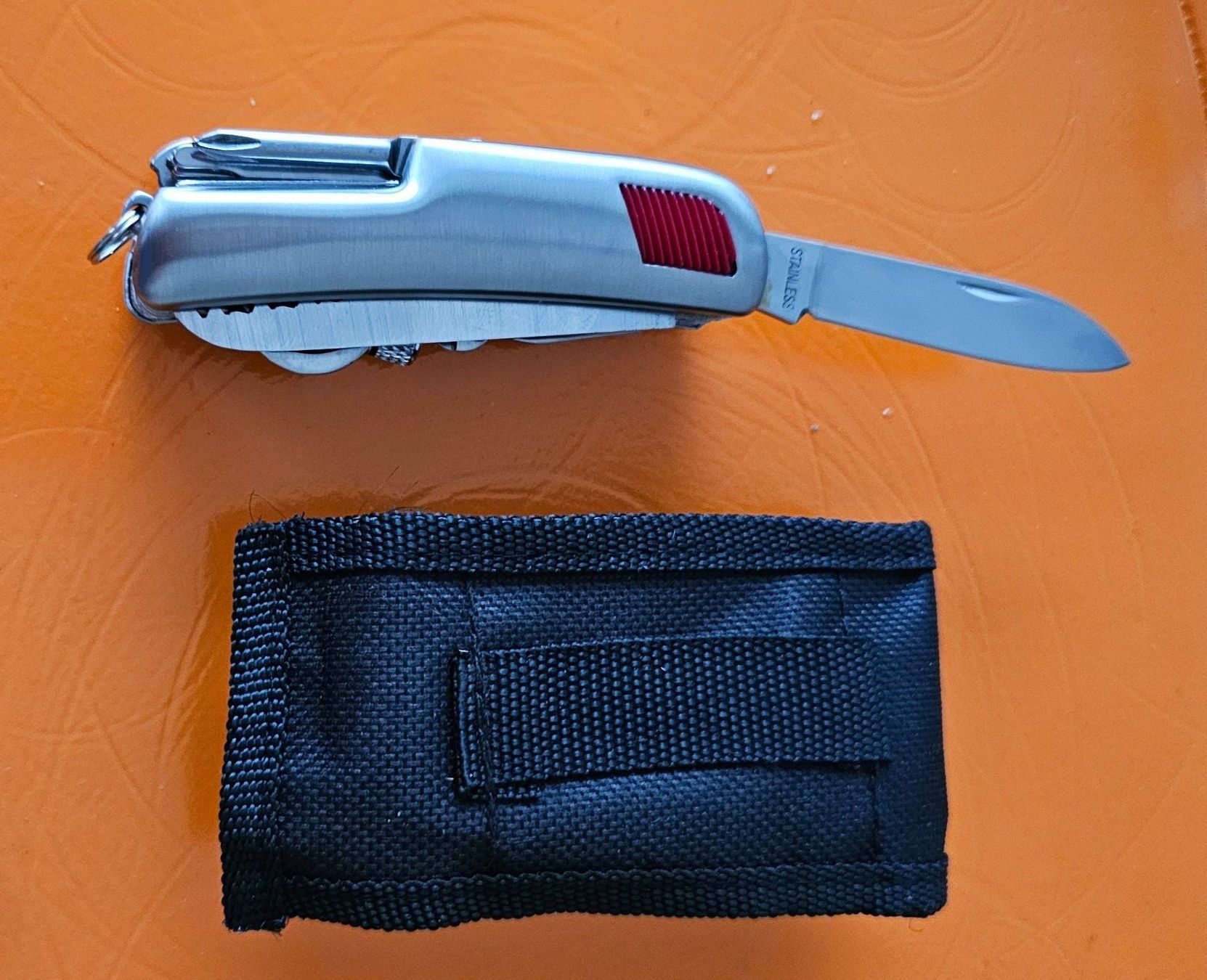 Taschenmesser: ✅Multifunktionsmesser mit LED und Etui📌 – Neu (gemäss Beschreibung) aus Kreuzlingen von UAE 2