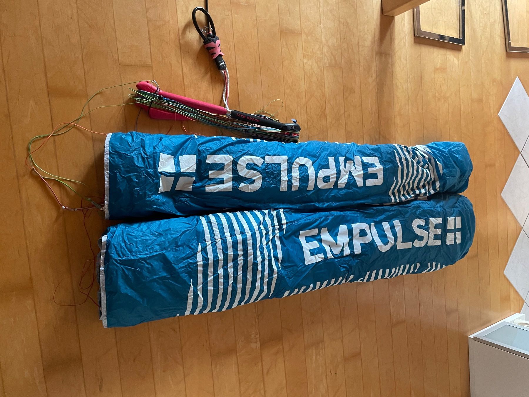 Aquilone: Hq4 Foilkite Hybridmatte Snowkite – Usato da Römerswil LU venduto da Ivo771 3