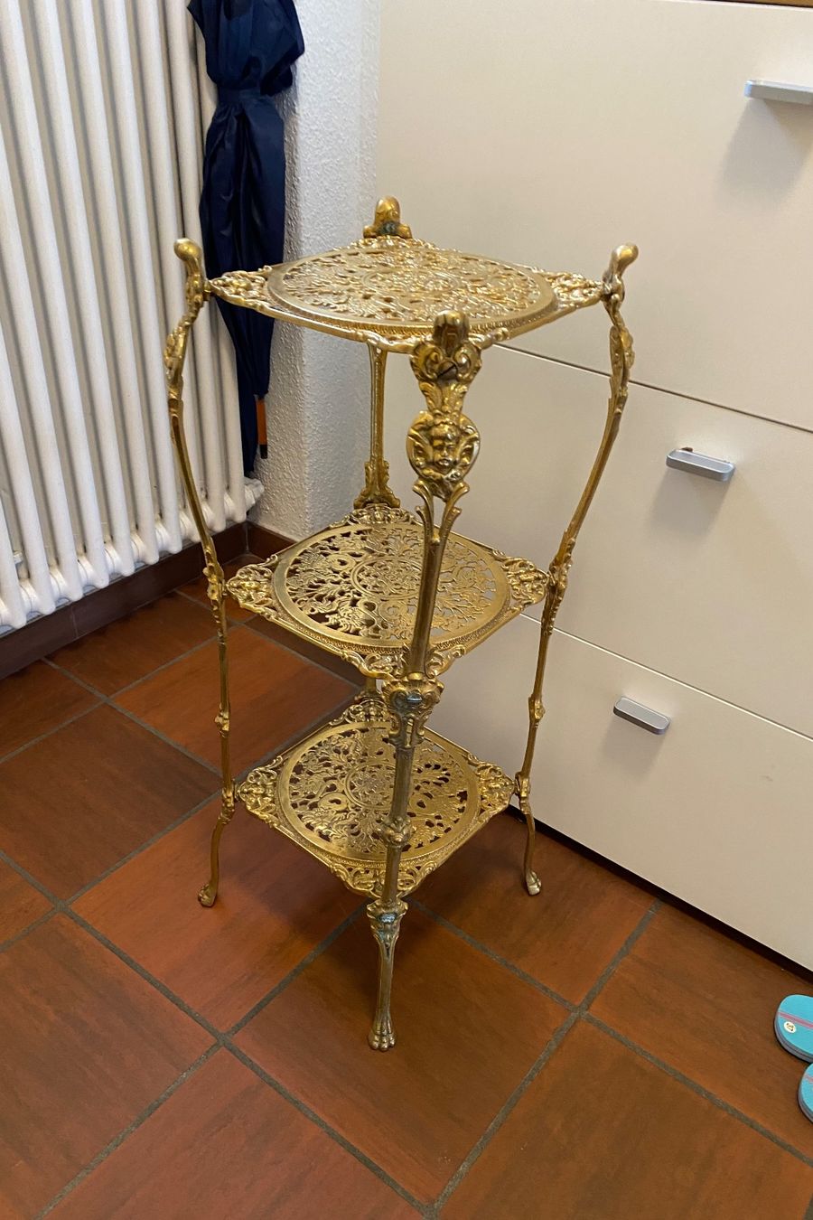 Tische: Messing Ständer Tisch Nachtisch – Gebraucht aus Dottikon von 6571 1