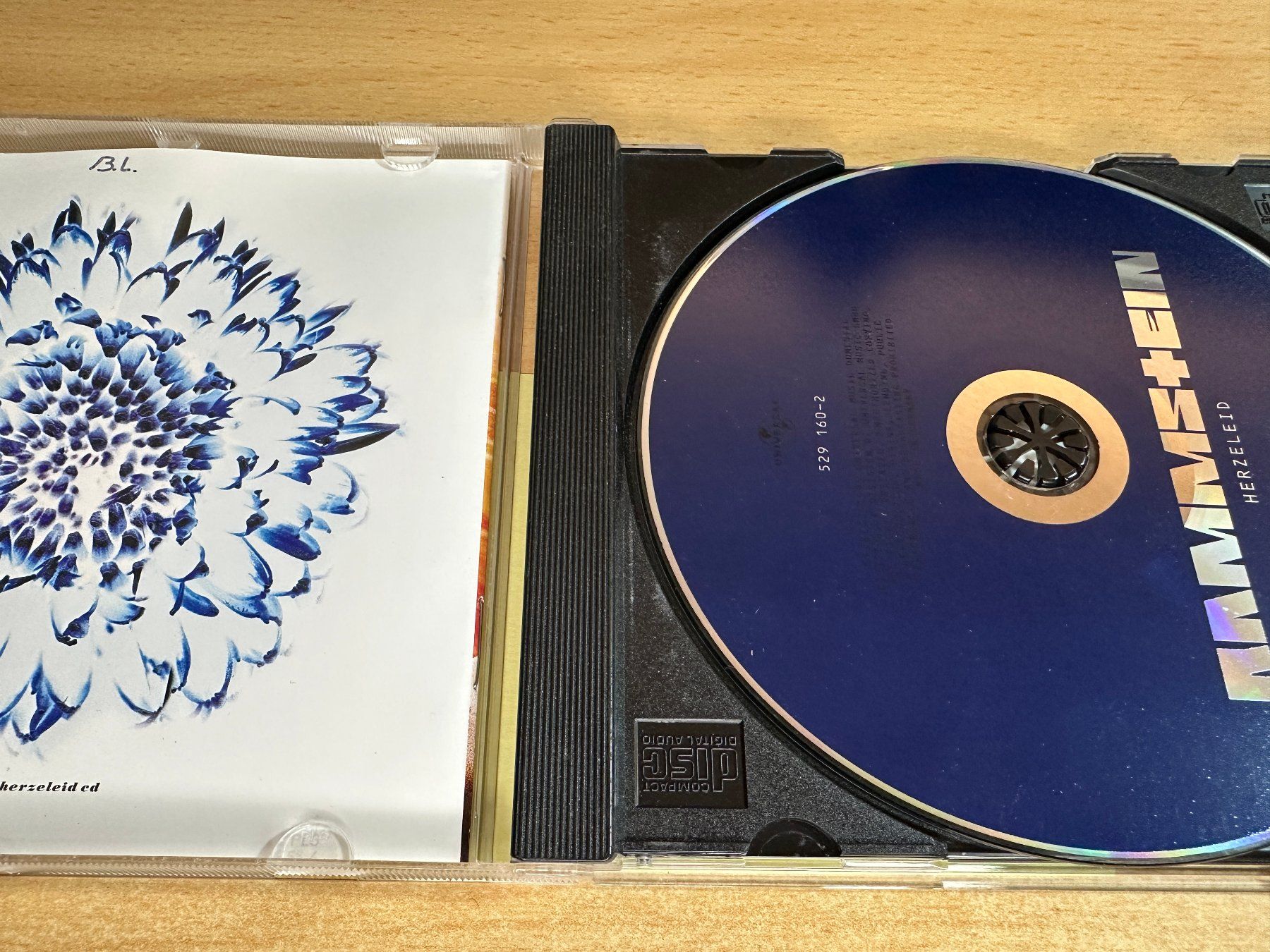 CD: B2 Rammstein – Herzeleid – Usato da Rikon im Tösstal venduto da Alpenmutz 2