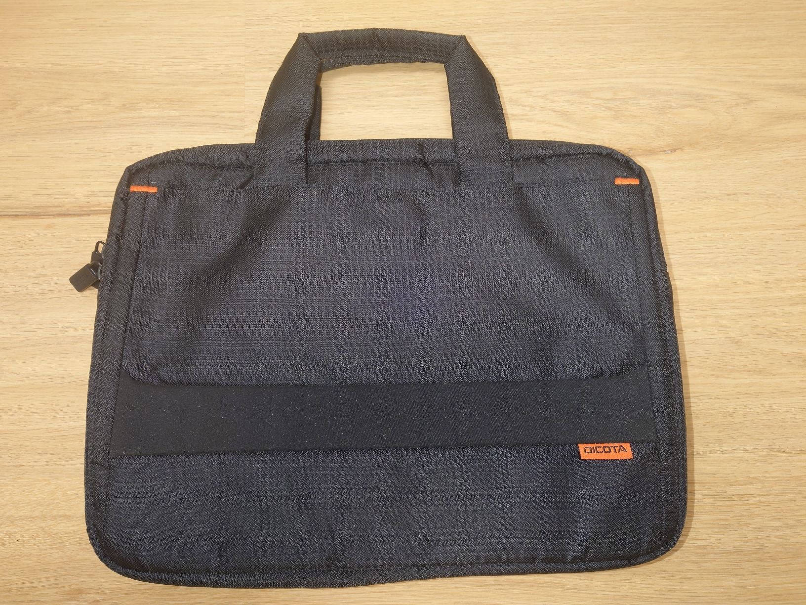 Borse: Dicota Laptop Tasche 35x28cm – Usato da Zürich venduto da Almohammed