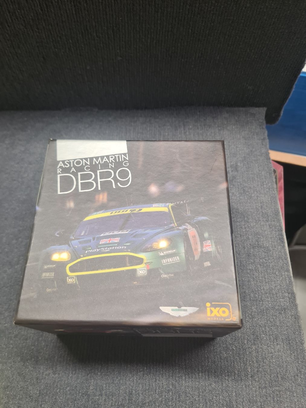 IXO Modellini d'auto: ixo.Aston Martin Racing DBR9 Le Mans 2006 – Usato da Wetzikon ZH venduto da AmacherM