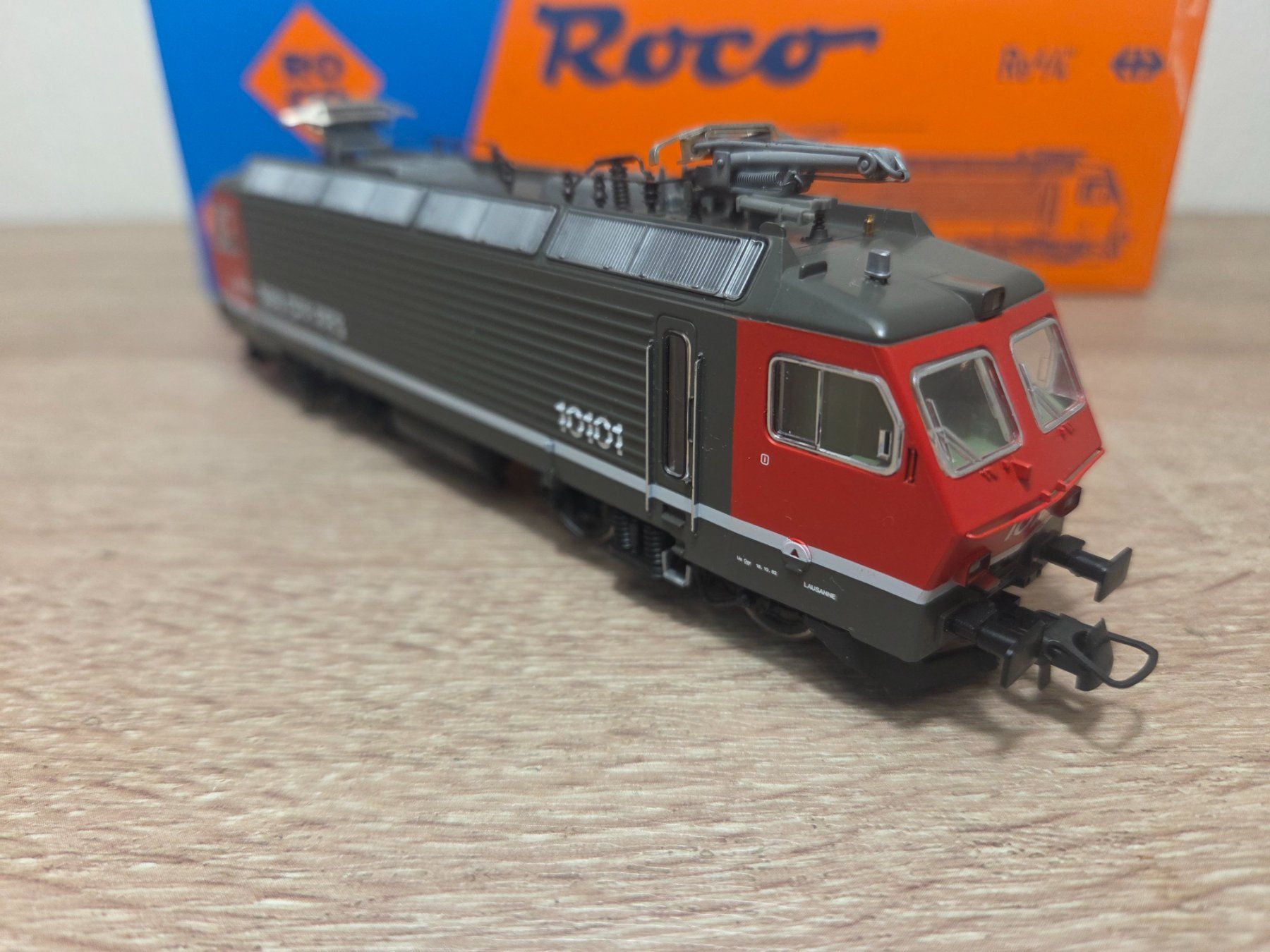 Roco Modellini di ferrovie: Roco 04178 B E-Lok 10101 SBB H0 (1) – Usato da St-Aubin-Sauges venduto da Lo_Go 3