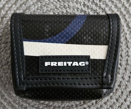 Freitag F213 Mini Messenger Noir-Bleu-Blanc