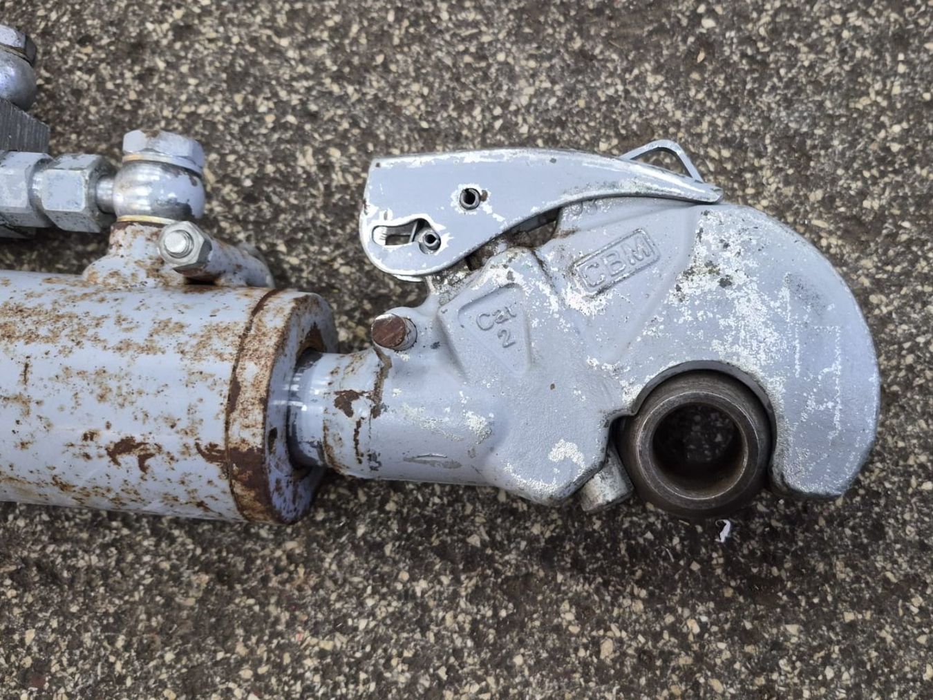 Sonstiges Fahrzeugzubehör: Hydraulische Oberlenker Kat 2 – Gebraucht aus Niederwil AG von Maeder_AG 3