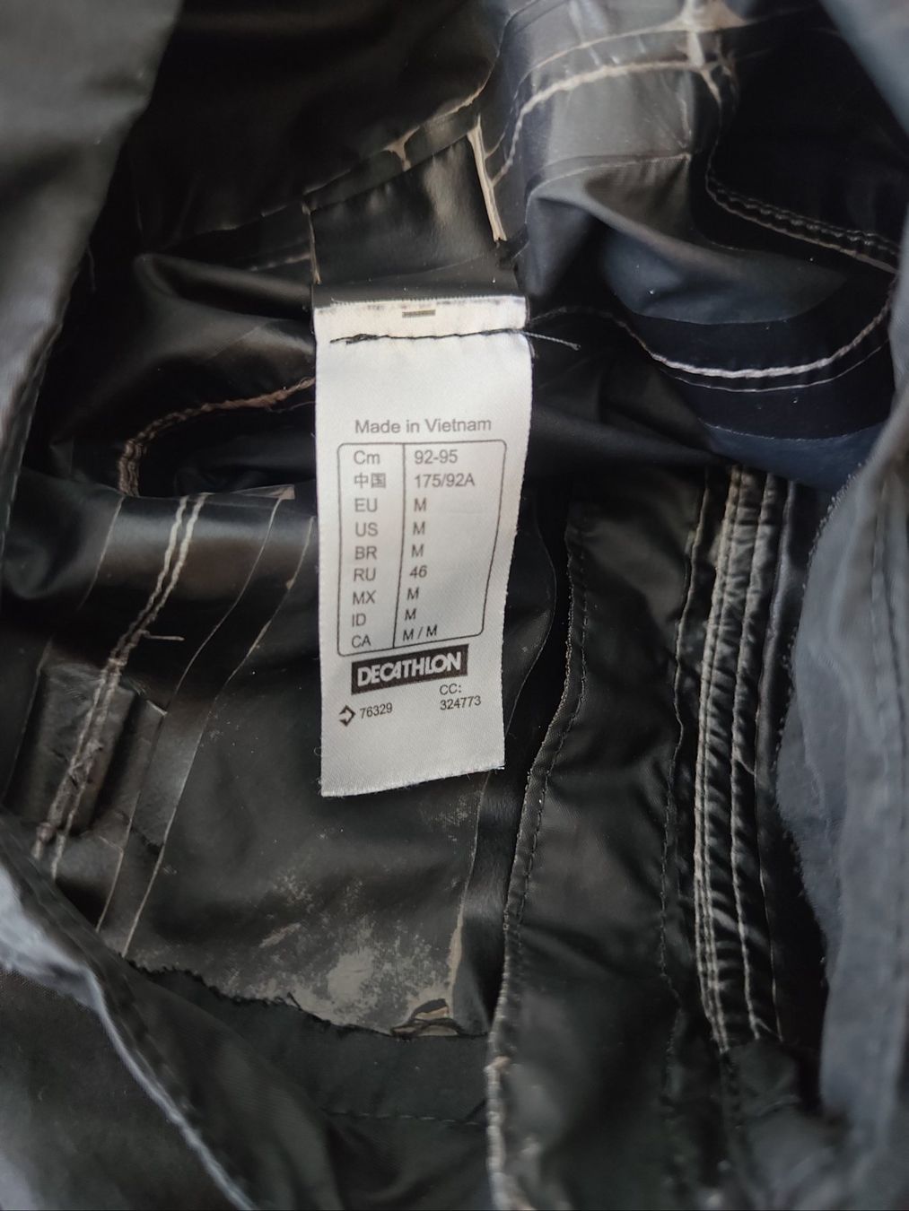 Decathlon Giacche: Schwarz-graue Decathlon Regenjacke, Gr. M – Usato da Zürich venduto da jan_dwt5 2