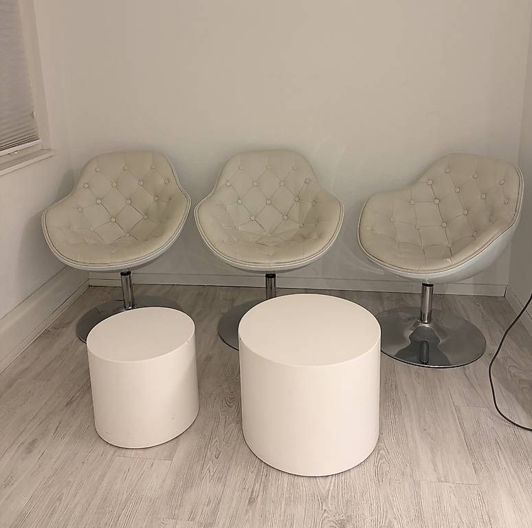 Set di tavolo e panche: Studio Stühle + 2 kl Tische  – Usato da Winterthur venduto da lau_spc7