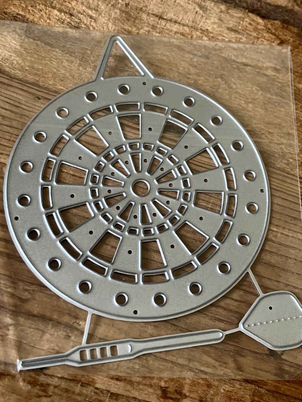 Schablonen: Neues  Stanzschablonen-Set  Dart – Neu und originalverpackt aus Effretikon von wenuss