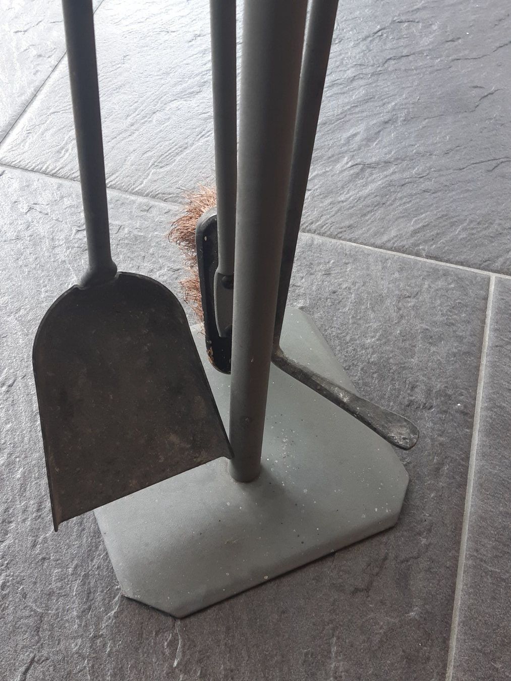Camini: Ofengarnitur, Kaminbesteck kaum gebraucht – Usato da Frauenfeld venduto da Tamina2 1