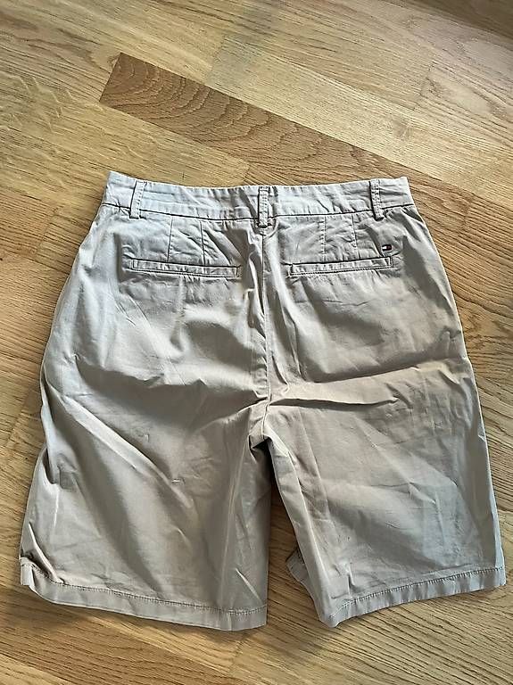 Hosen: Tommy Hilfiger Shorts Gr. 36 – Gebraucht aus Liestal von Schatzsucher90 1
